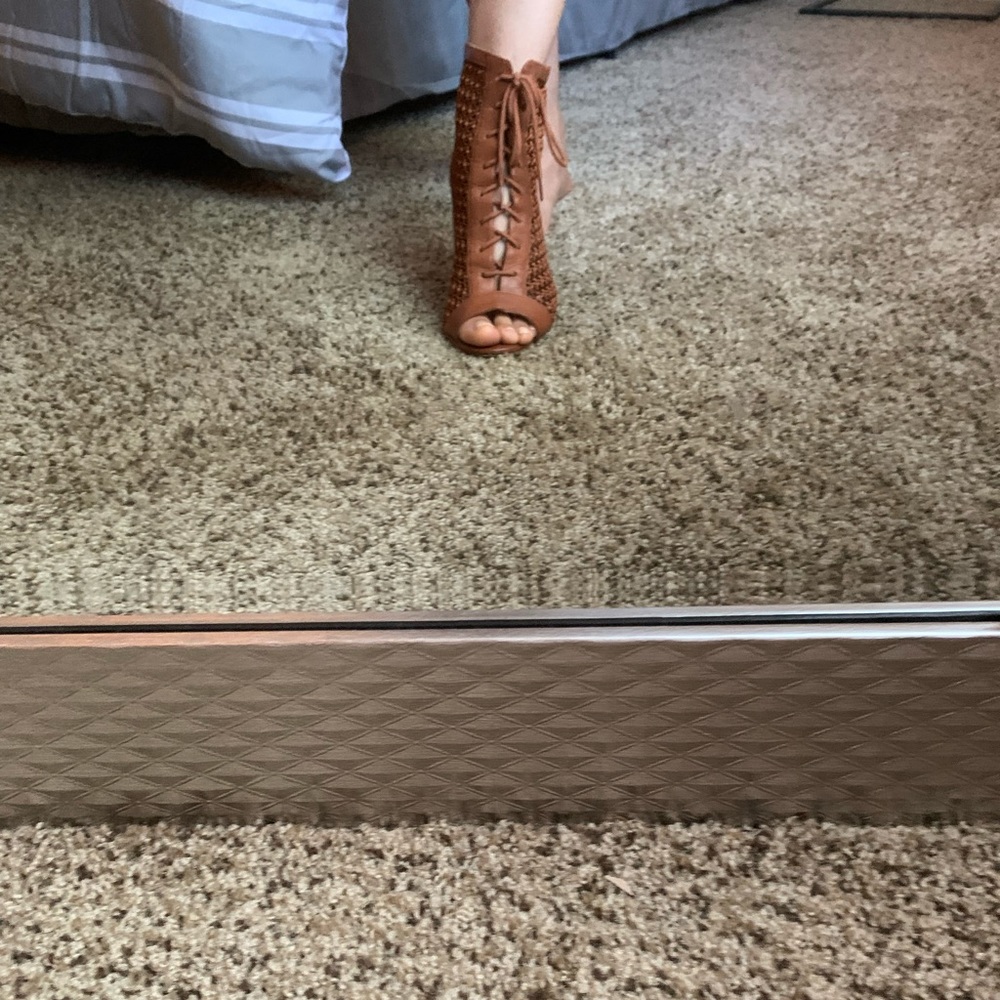 Nine West brown caramel booties size 6.5